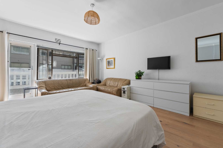 To Let 1 Bedroom Property for Rent in Sea Point Western Cape